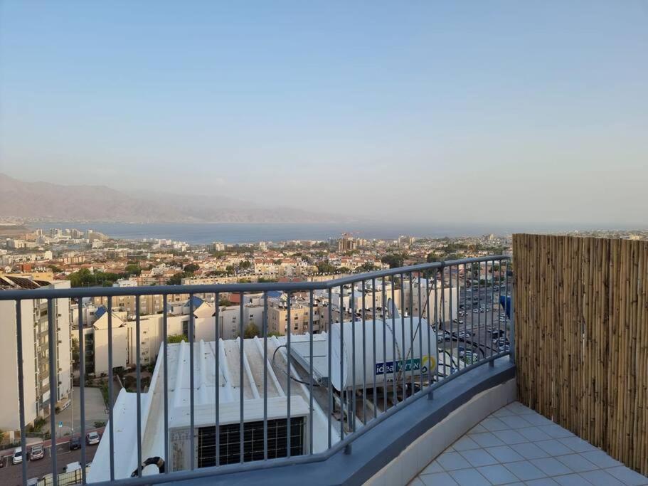Apartament דירת זוּגַג מפנקת עם מרפסת משגעת ונוף למפרץ. Ejlat Zewnętrze zdjęcie