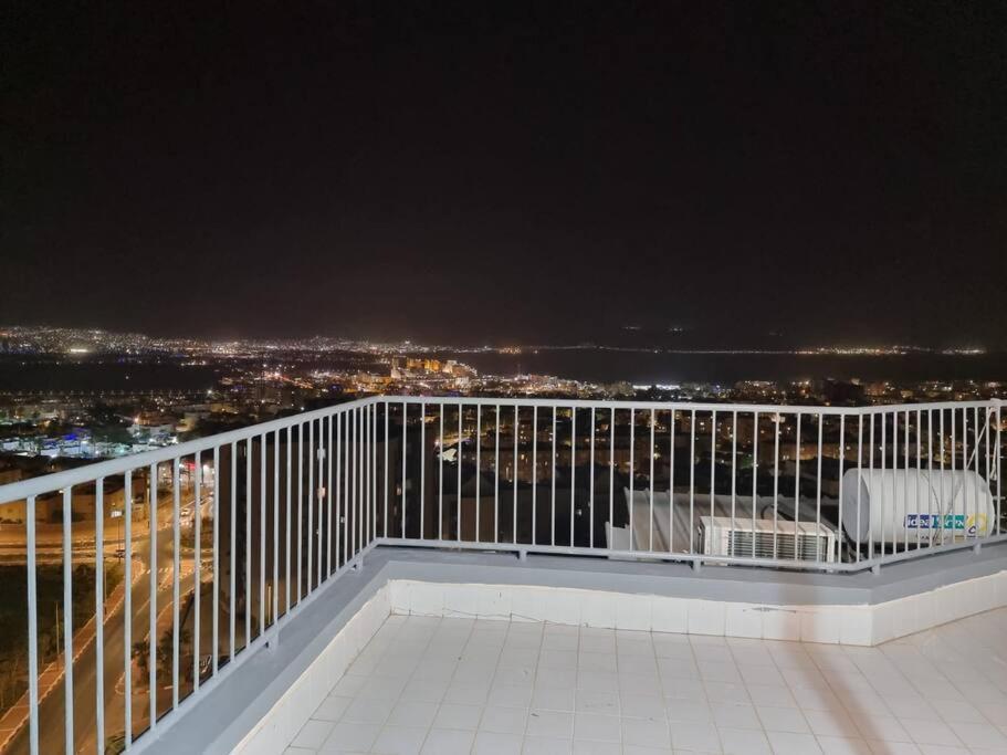 Apartament דירת זוּגַג מפנקת עם מרפסת משגעת ונוף למפרץ. Ejlat Zewnętrze zdjęcie